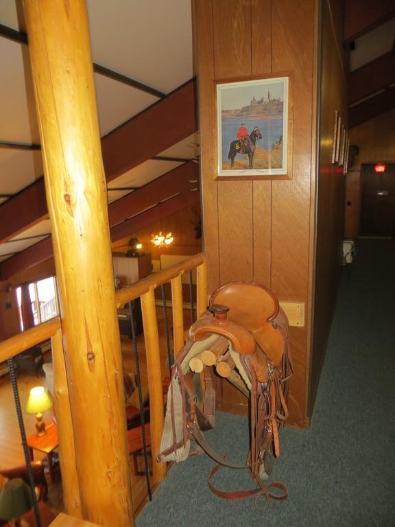 Black Cat Guest Ranch 3* Brule Mines