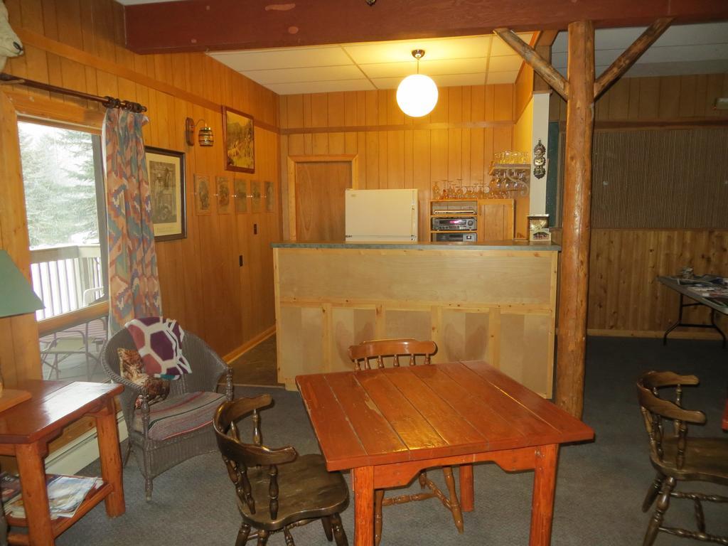 Resort Black Cat Guest Ranch